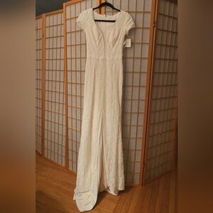 Elegant White Lace Wedding Dress